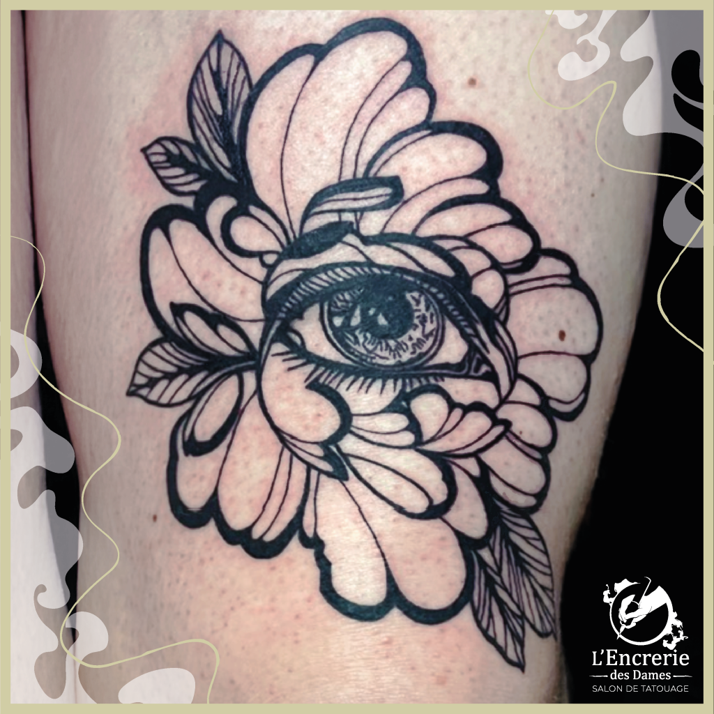 tattoo graphique flower by madame tattoo